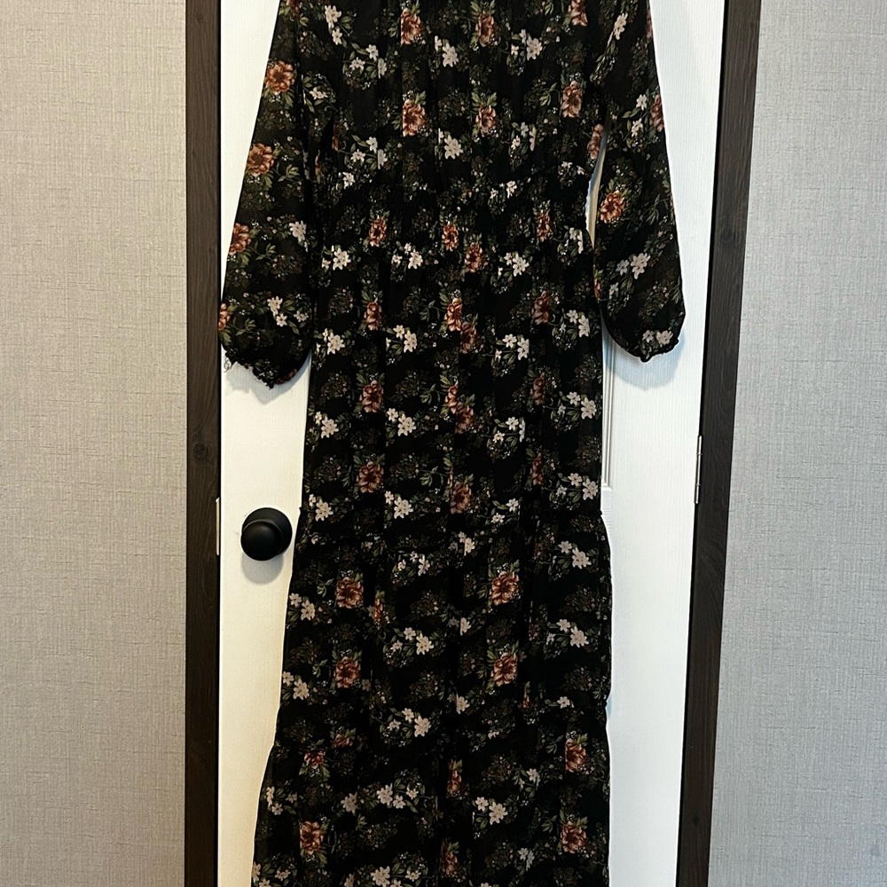 Elegant Floral Long Sleeve Dress - Black